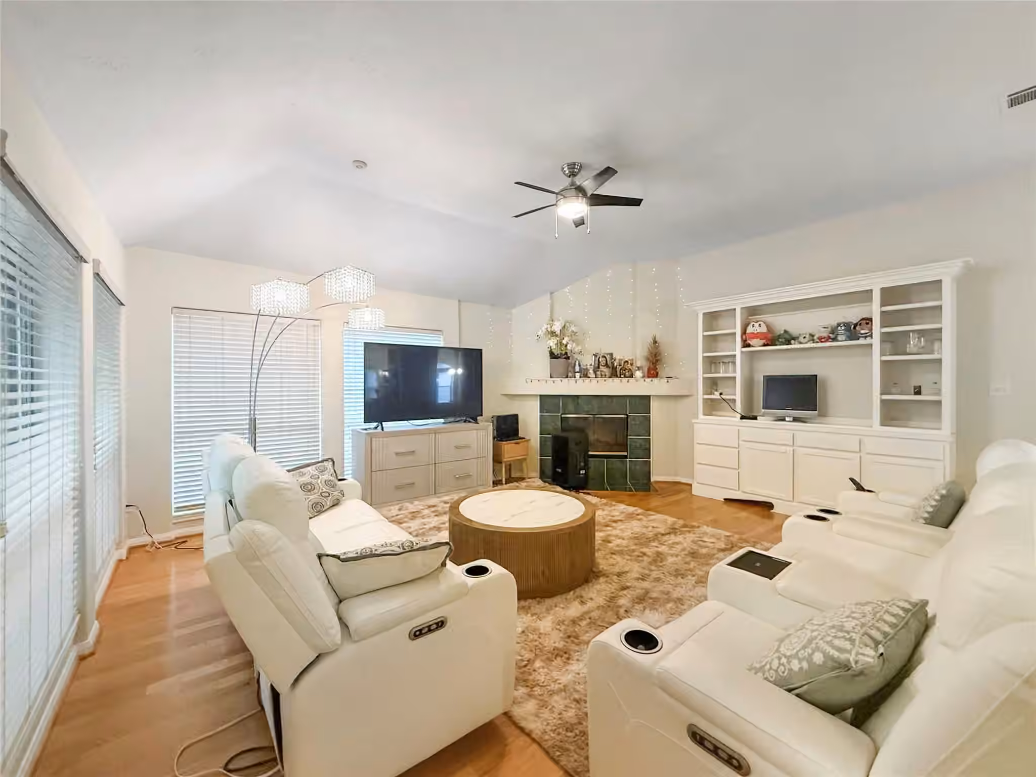 Photo 2 of 2723 Kimbleton Court, Houston, TX