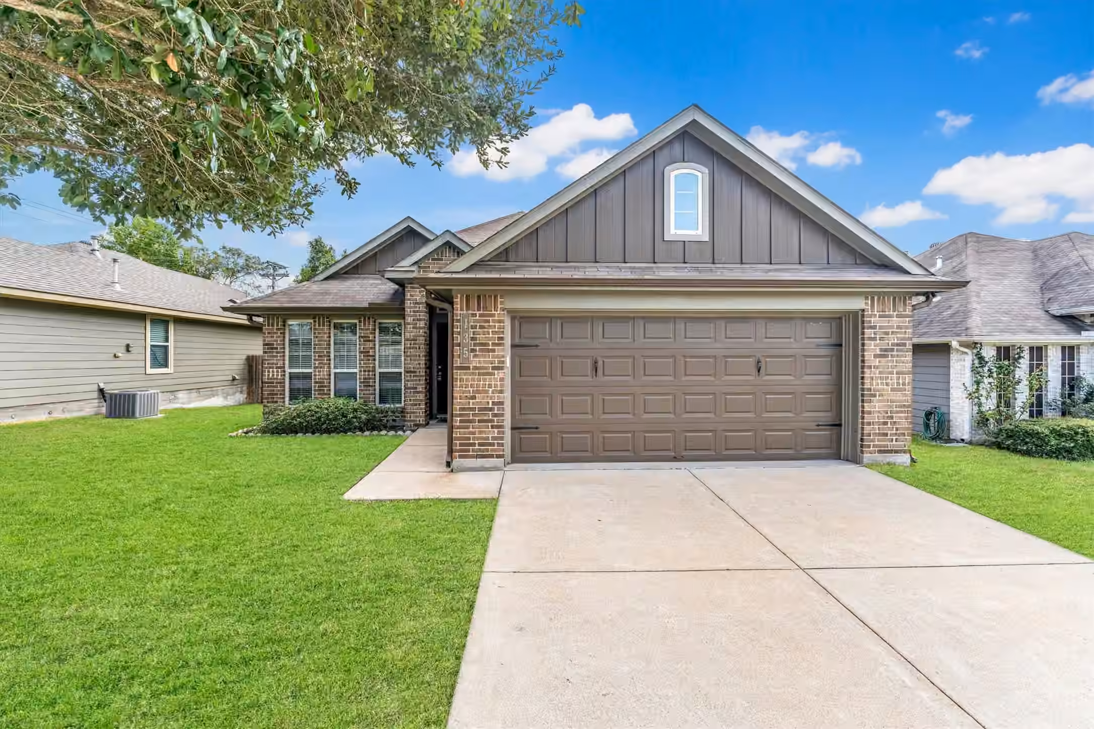 Photo of 135 Brookside Drive, Huntsville, TX 77320
