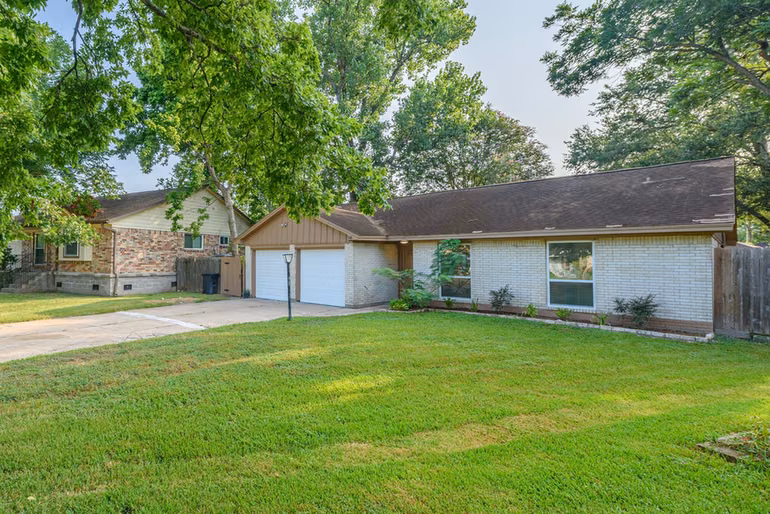 Photo of 516 Saint Charles Street, League City, TX 77573
