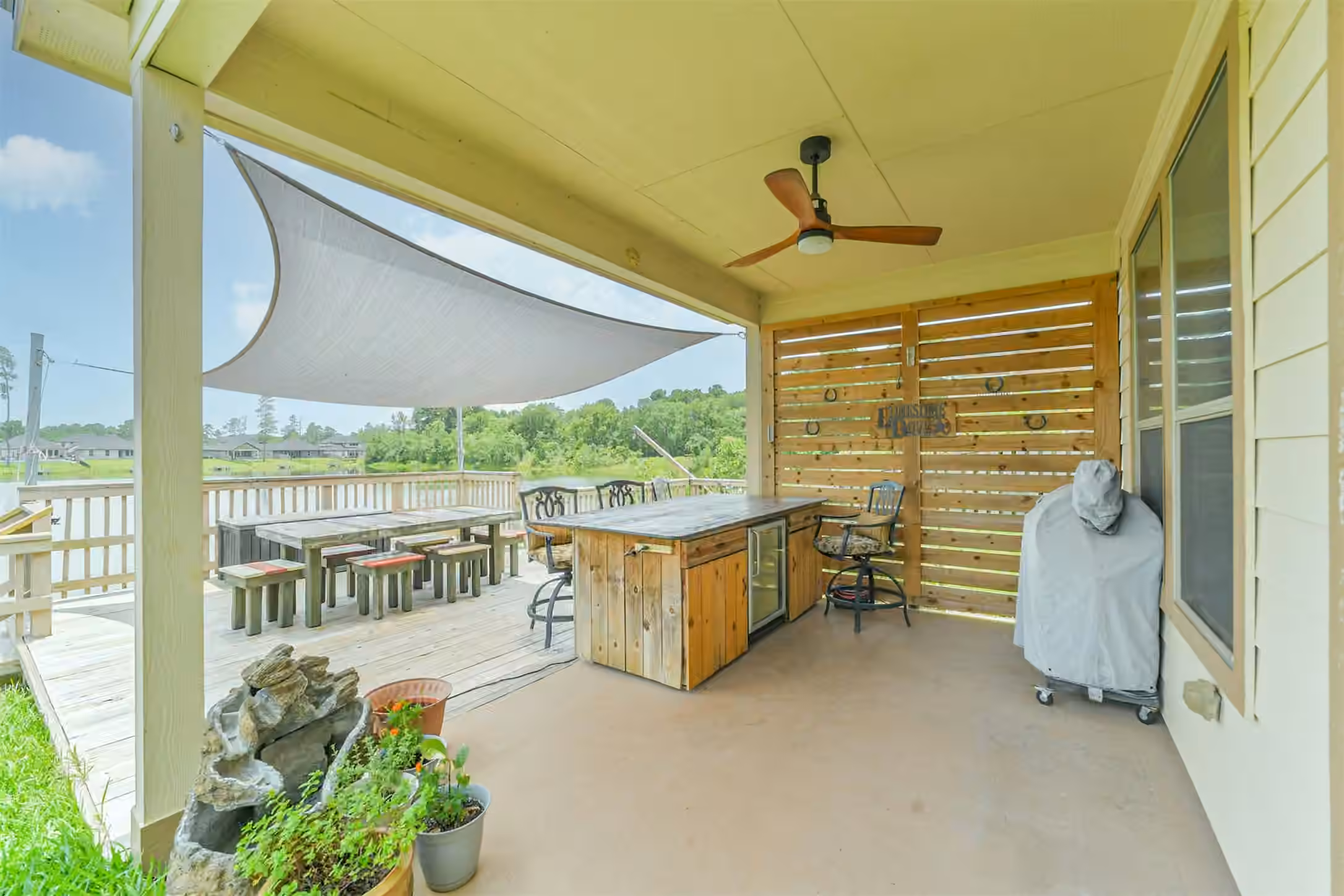 Photo 3 of 12009 La Salle River Road, Conroe, TX