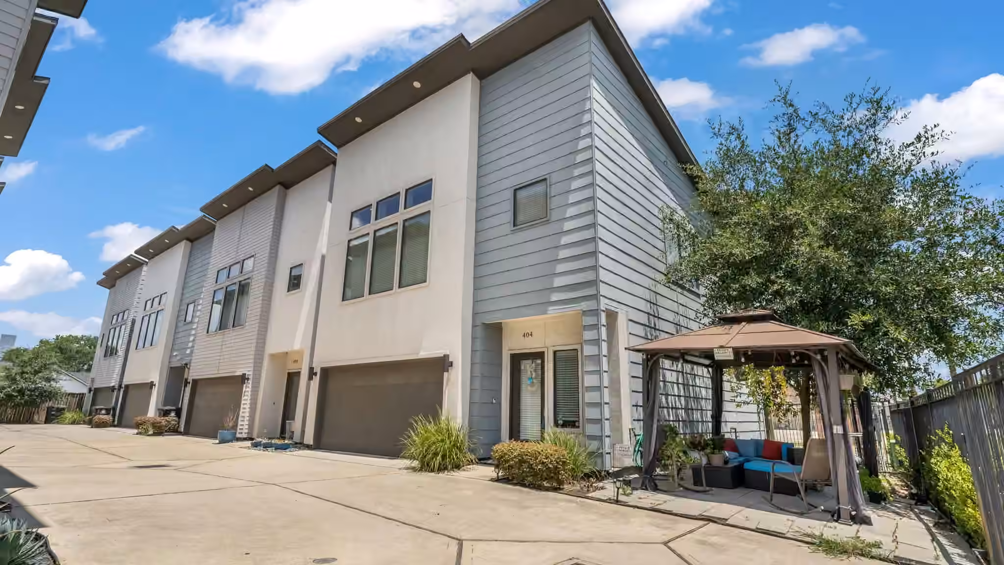Photo 2 of 404 Drennan Street, Houston, TX