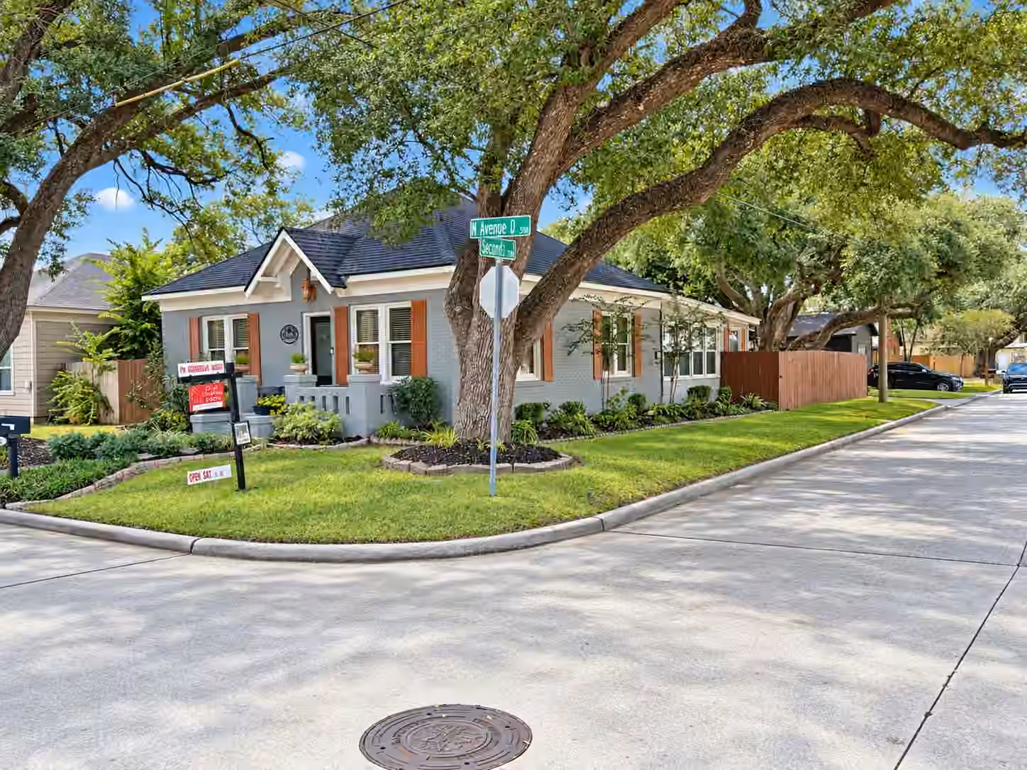 Photo 4 of 415 N Avenue D, Humble, TX