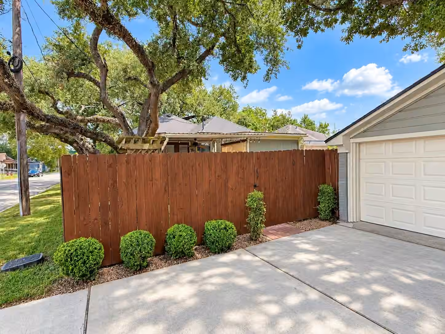 Photo 5 of 415 N Avenue D, Humble, TX