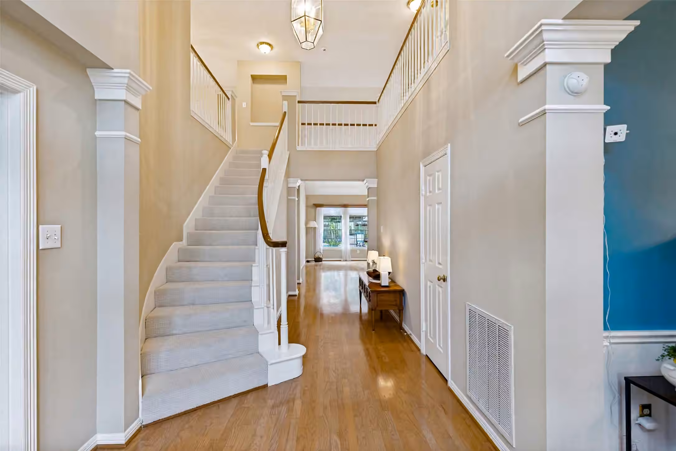 Photo 4 of 9407 Walnut Brook Court, Houston, TX