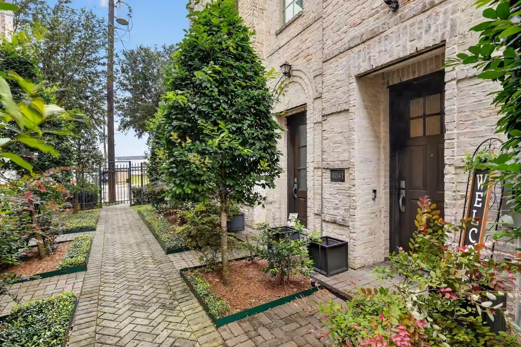 Photo of 4041 Leeland Street, Houston, TX 77023