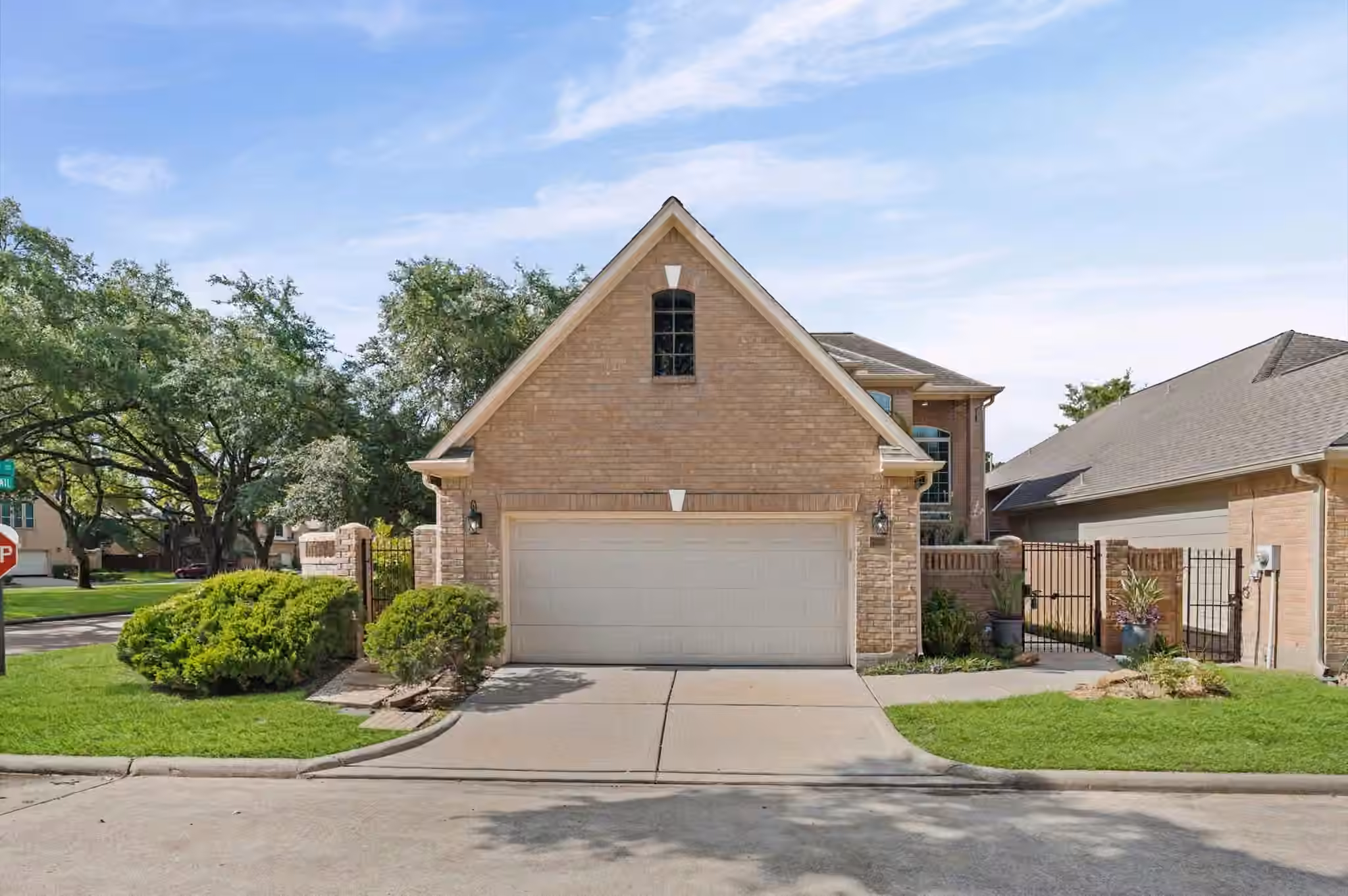 Photo 3 of 8003 Oakwood Hollow Street, Houston, TX