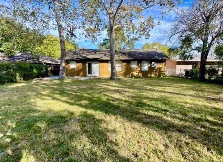 Photo 2 of 6417 Edgemoor Drive, Houston, TX