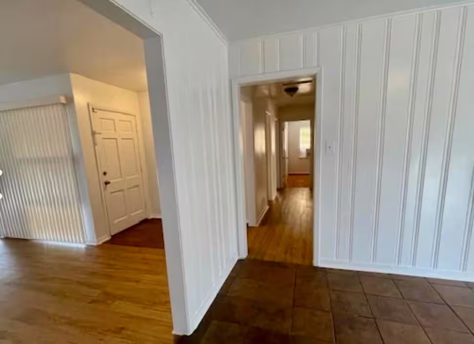 Photo 5 of 6417 Edgemoor Drive, Houston, TX