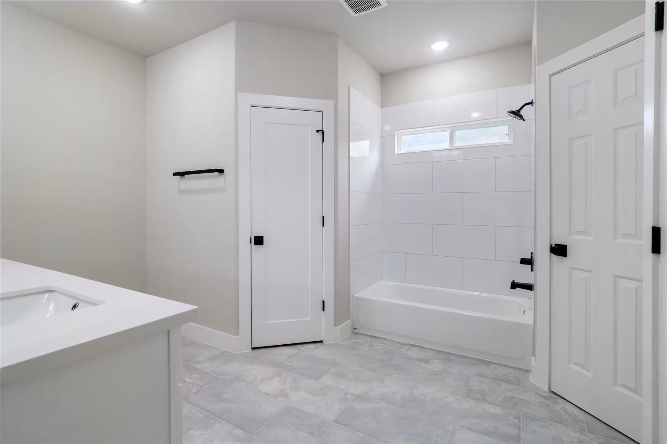 Photo 4 of 10301 Ashville Drive, Houston, TX