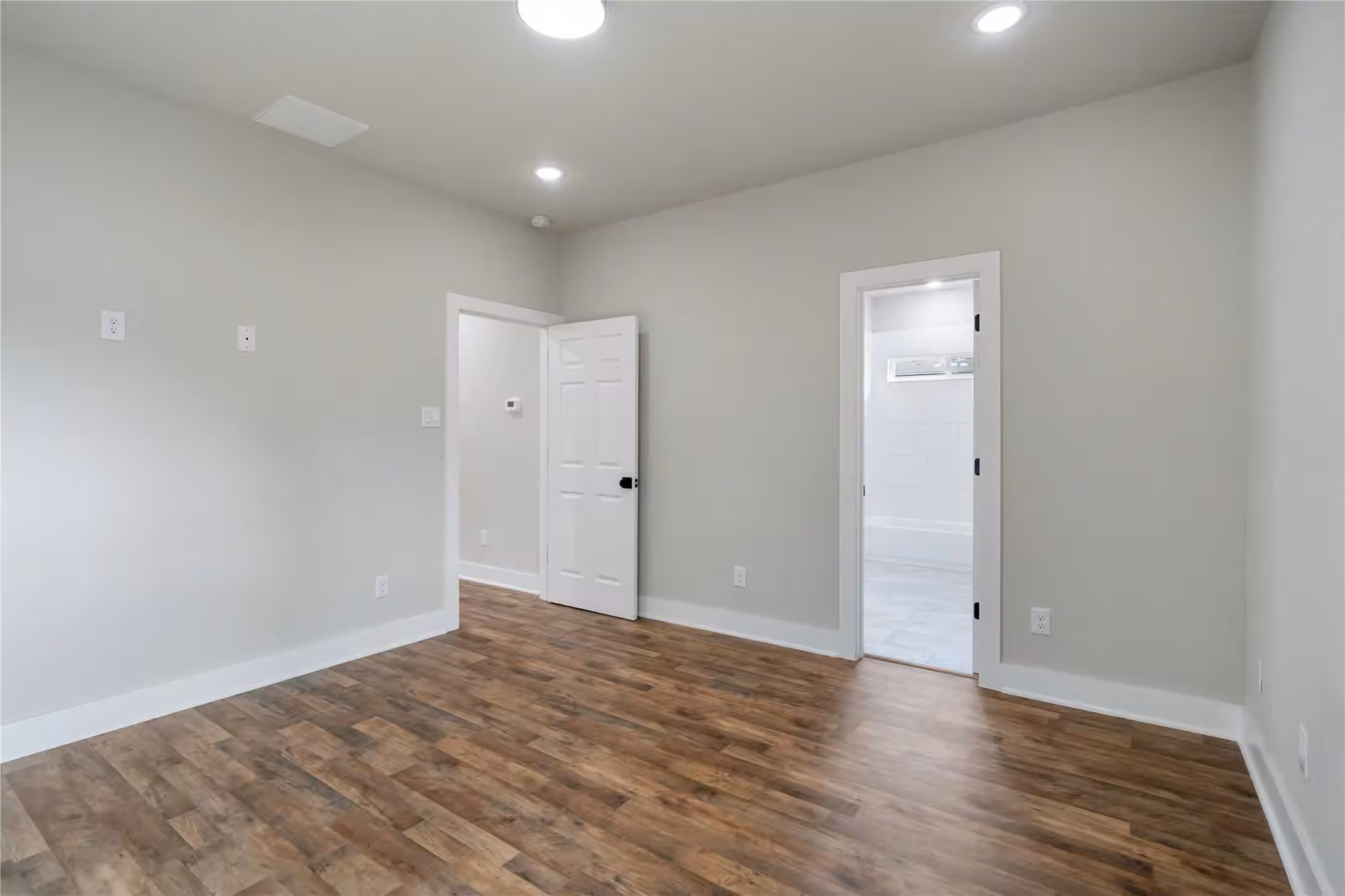 Photo 5 of 10301 Ashville Drive, Houston, TX