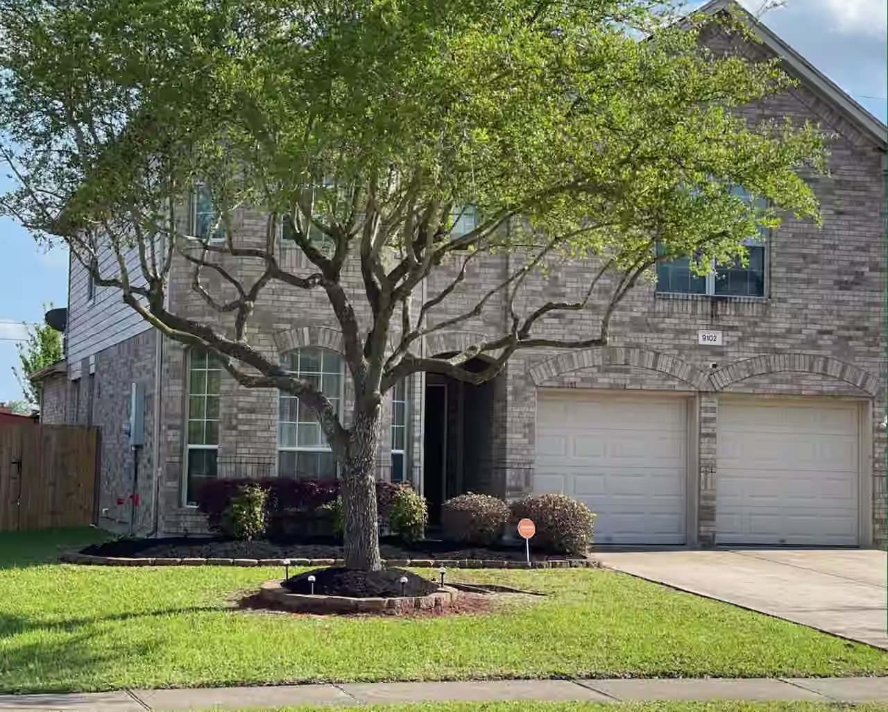 Photo 2 of 9102 Sunrise TRL, Pearland, TX