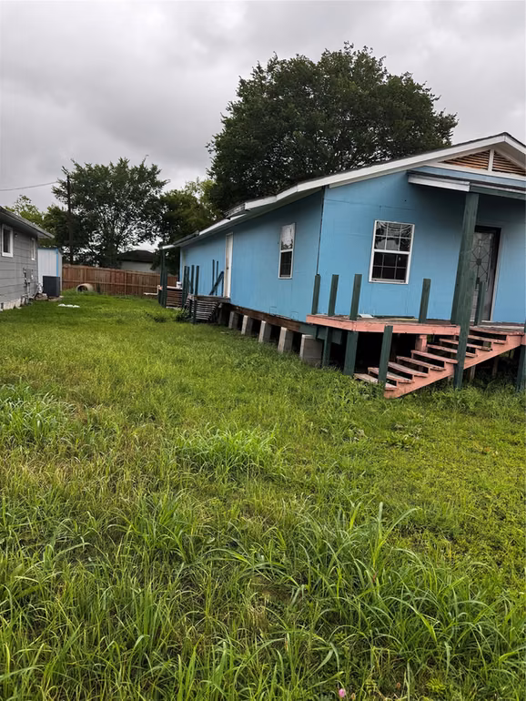 Photo 6 of 522 Grand Avenue, Bacliff, TX