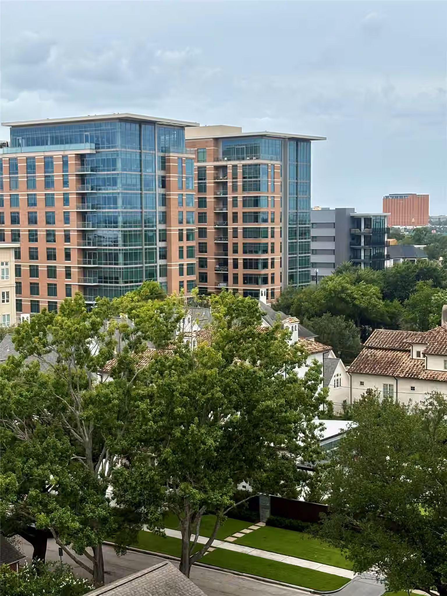 Photo 4 of 2360 S RICE BOULEVARD PH1301, Houston, TX