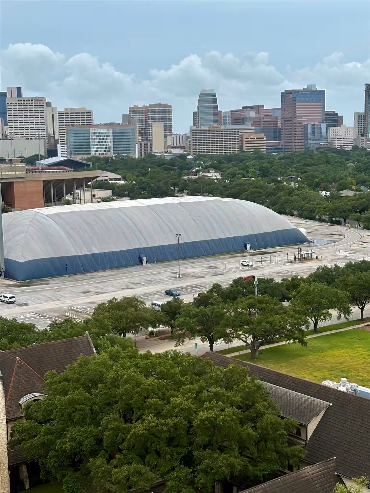 Photo 6 of 2360 S RICE BOULEVARD PH1301, Houston, TX