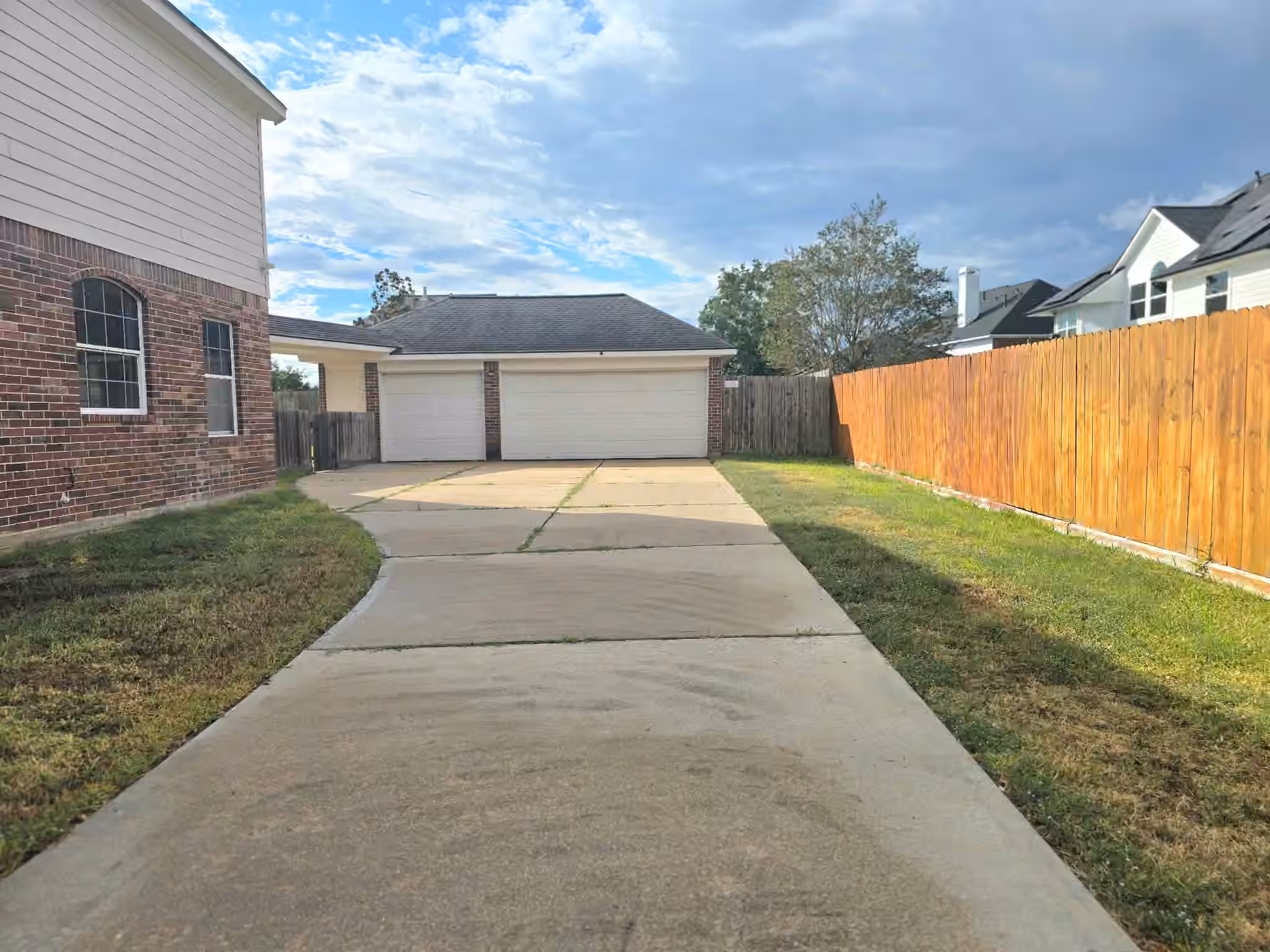 Photo 4 of 20315 Lakeland Falls Drive, Cypress, TX