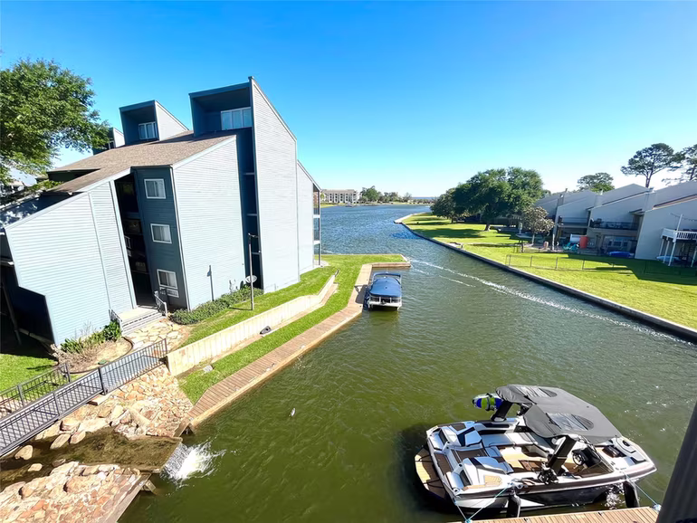 Photo of 12500 Melville Drive Drive B313, Montgomery, TX