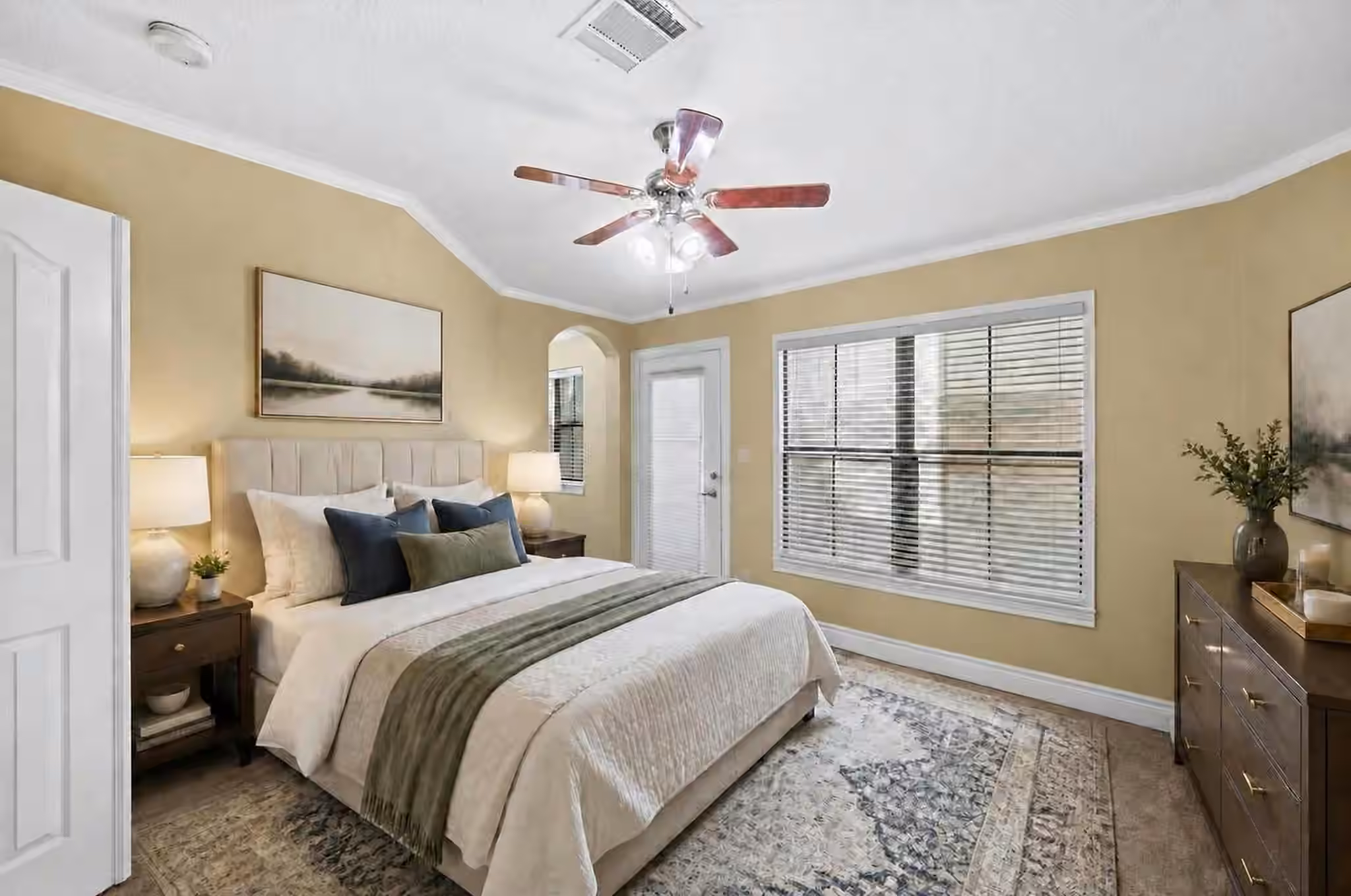 Photo 7 of 2604 Chenevert Street, Houston, TX