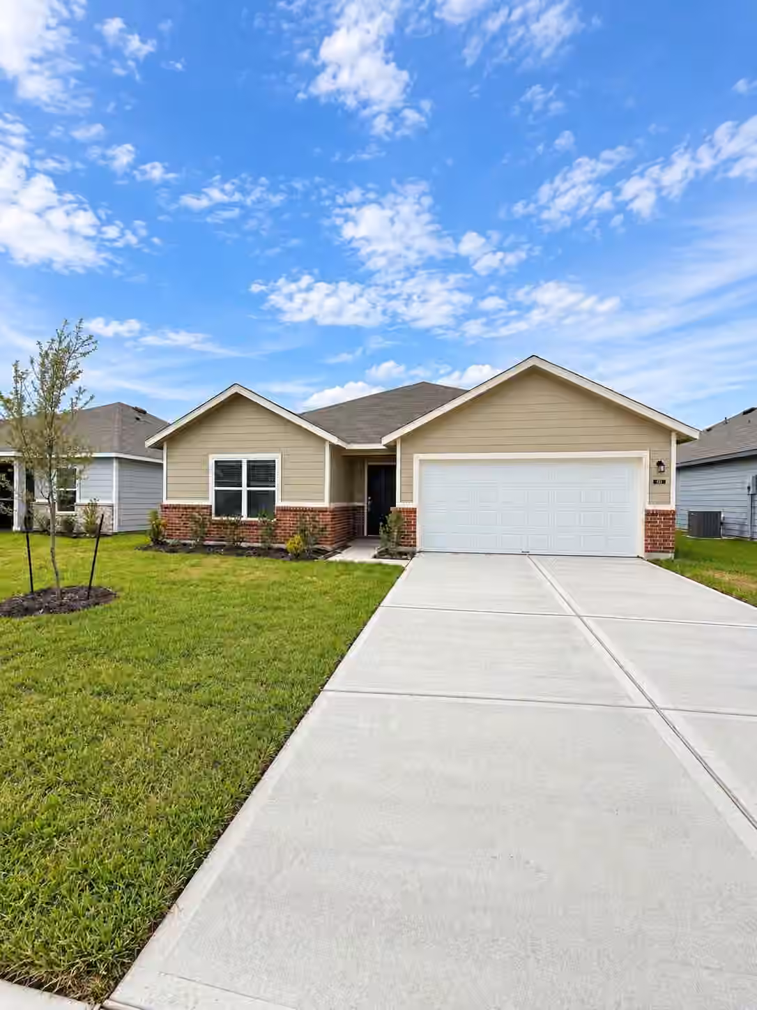 Photo 2 of 511 Oak Chase Avenue, Dayton, TX