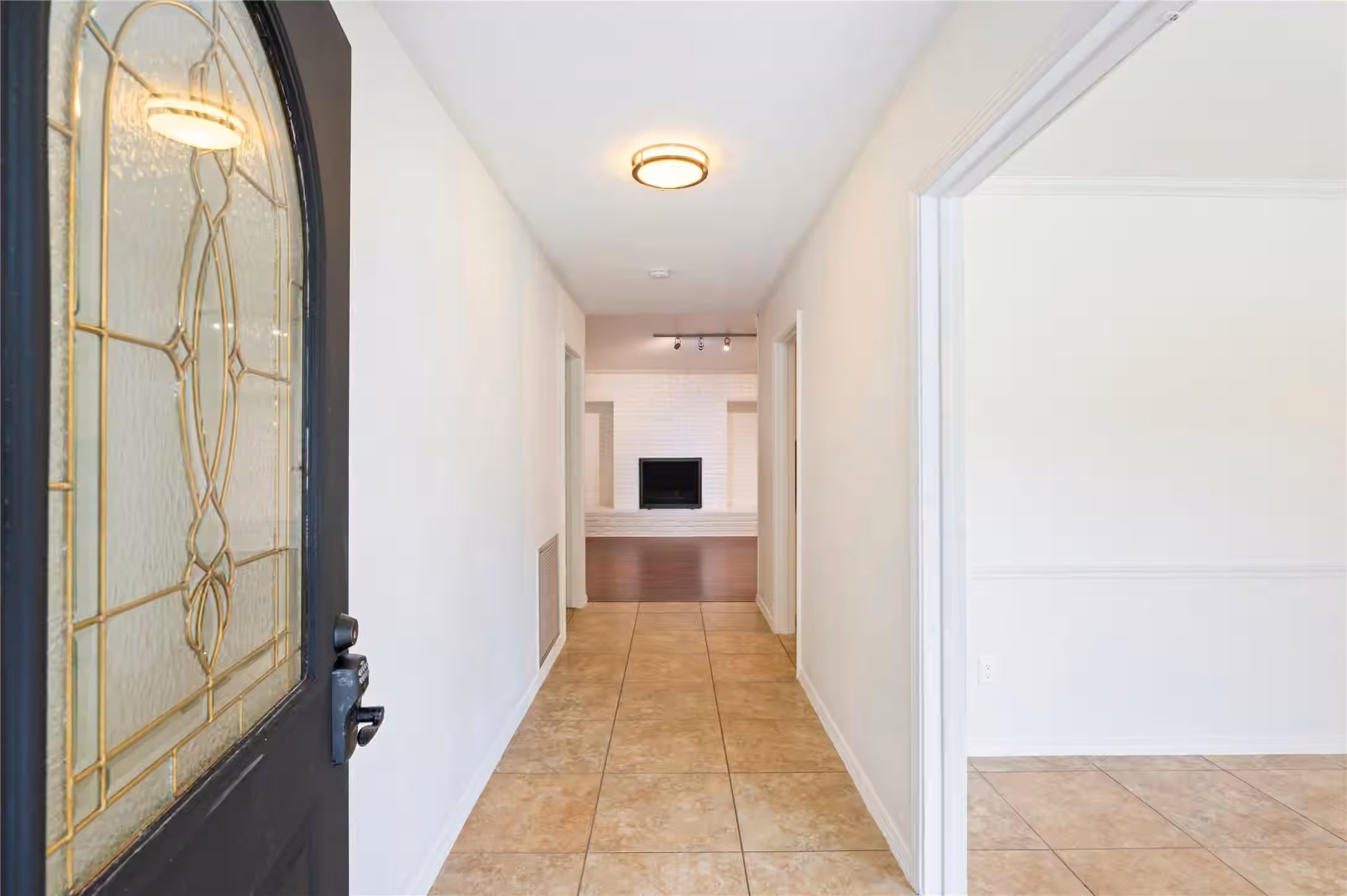 Photo 5 of 10714 Hillcroft Avenue, Houston, TX