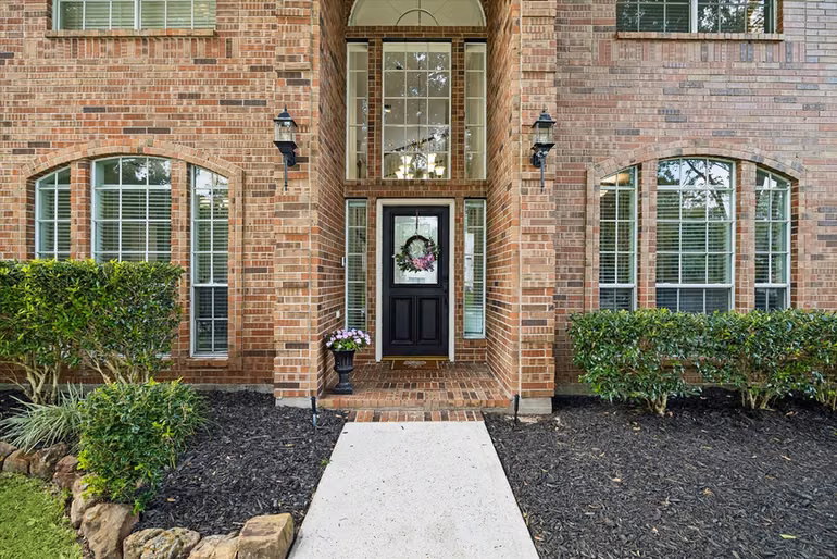 Photo 4 of 2214 Deer Cove Trail, Kingwood, TX