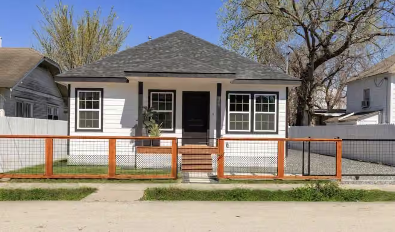 Photo of 409 Winnie Street, Houston, TX 77009