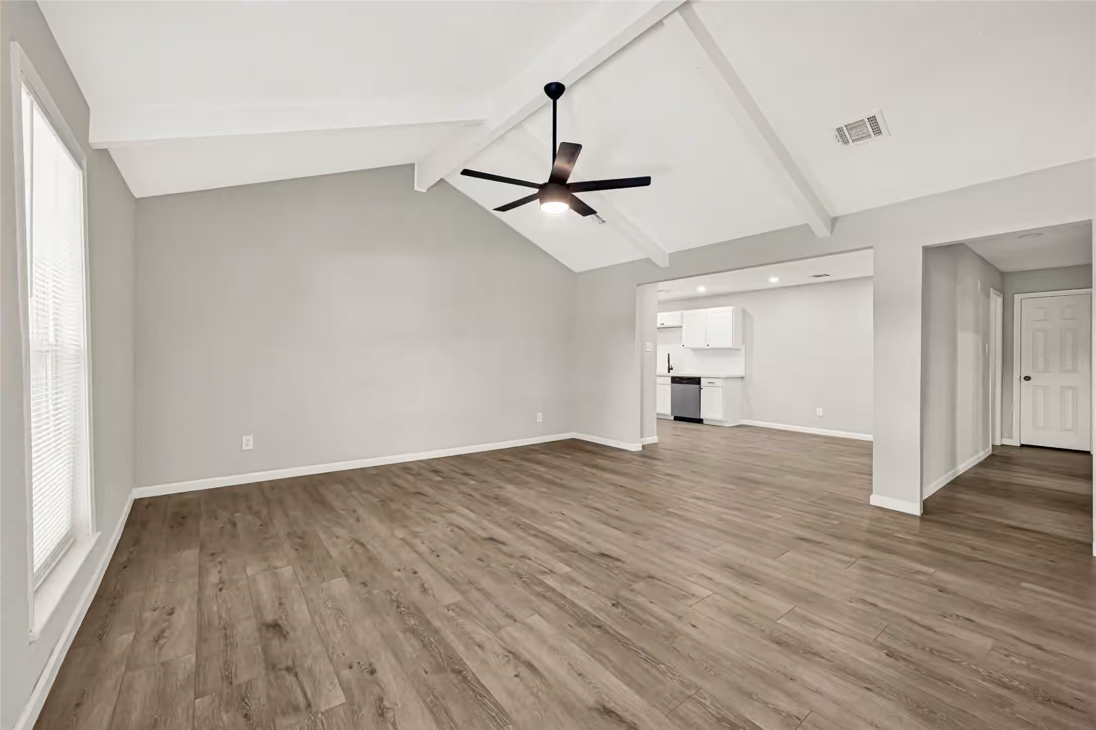 Photo 4 of 10411 Sagewillow Lane, Houston, TX
