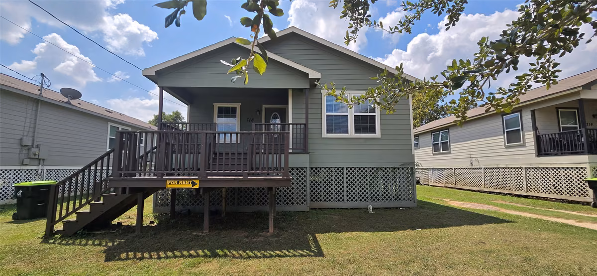 Photo of 718 E Columbus Drive, Wharton, TX 77488