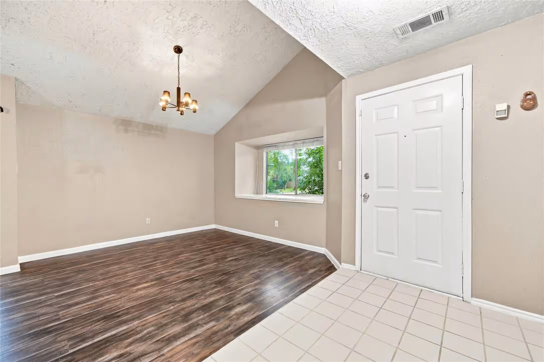 Photo 6 of 11747 Yearling Drive, Houston, TX