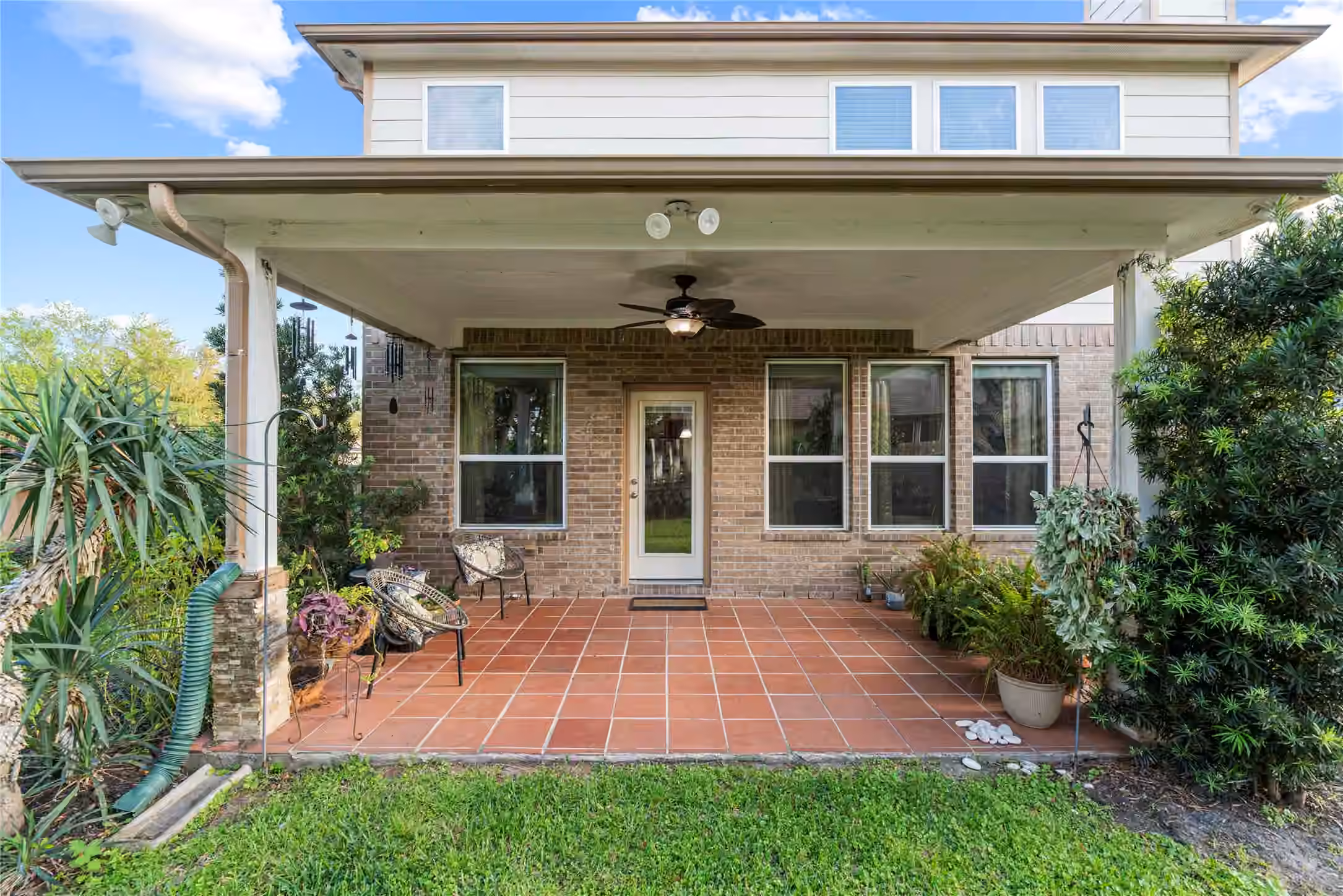 Photo 2 of 13301 Misting Falls Lane, Pearland, TX