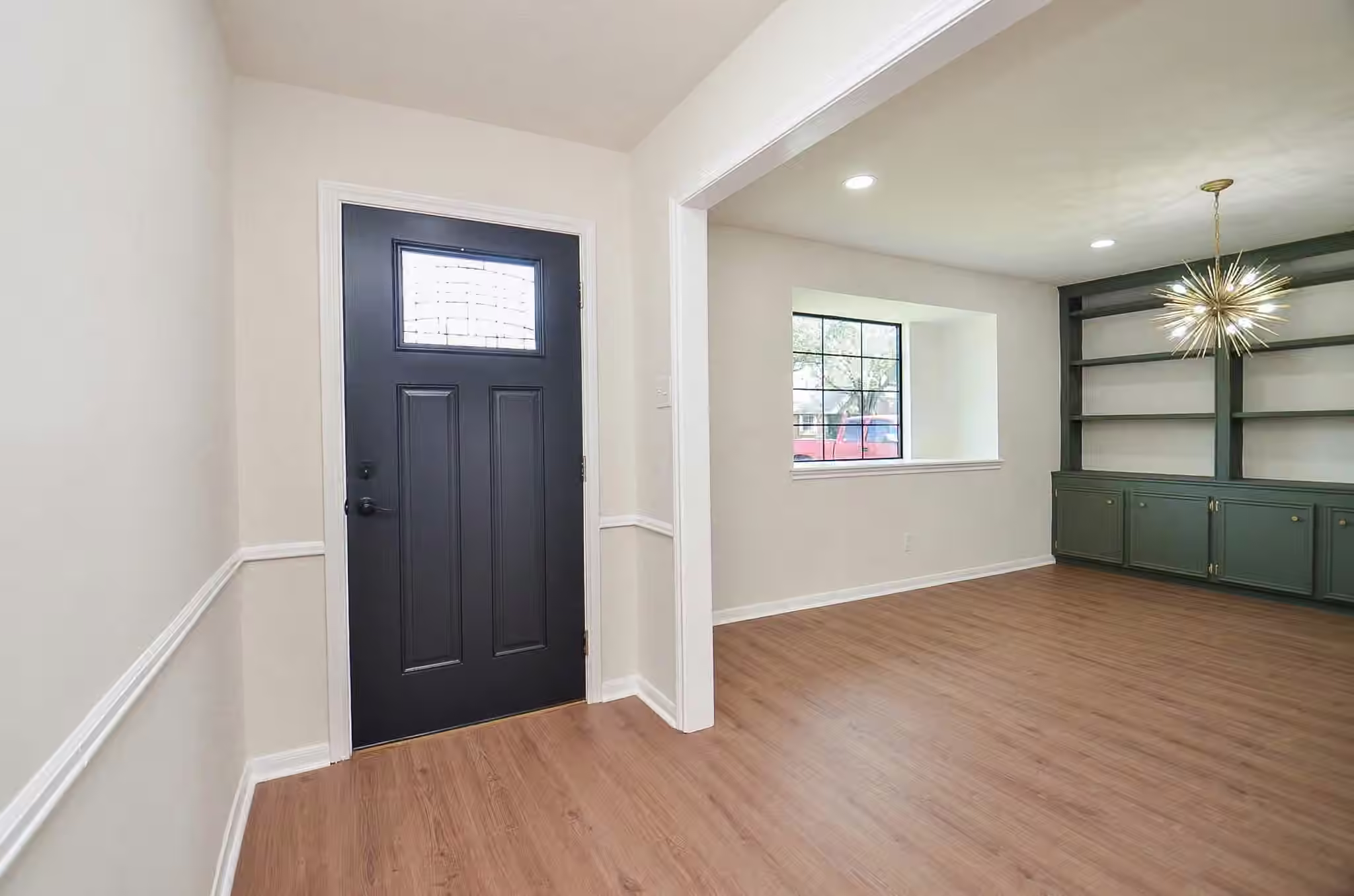 Photo 4 of 1429 Heights Drive, Katy, TX