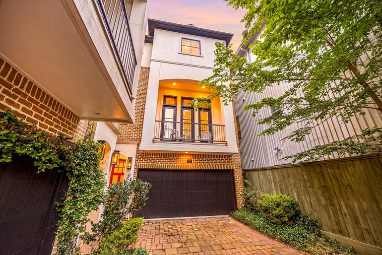 Photo 2 of 310 W Bell Street, Houston, TX