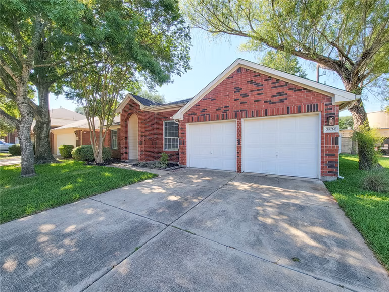 Photo 2 of 18214 Arbormont Drive, Cypress, TX