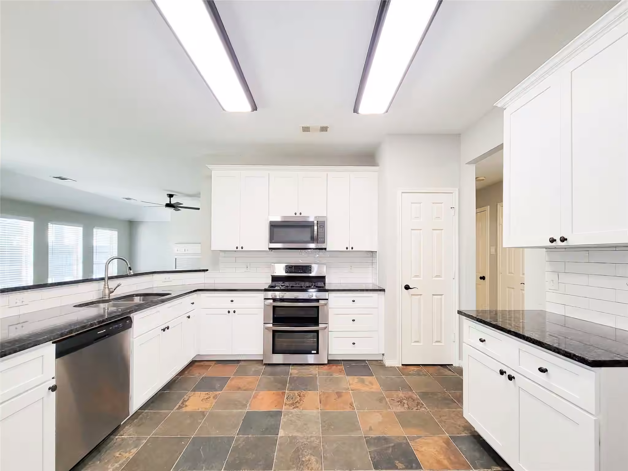 Photo 5 of 18214 Arbormont Drive, Cypress, TX