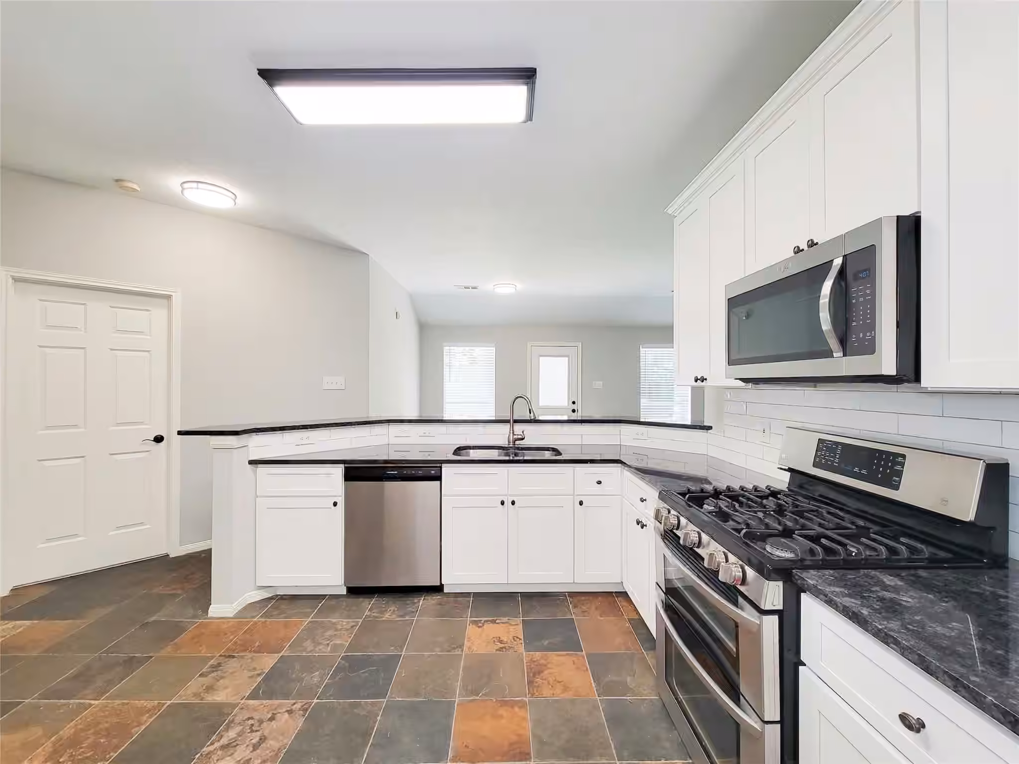 Photo 7 of 18214 Arbormont Drive, Cypress, TX