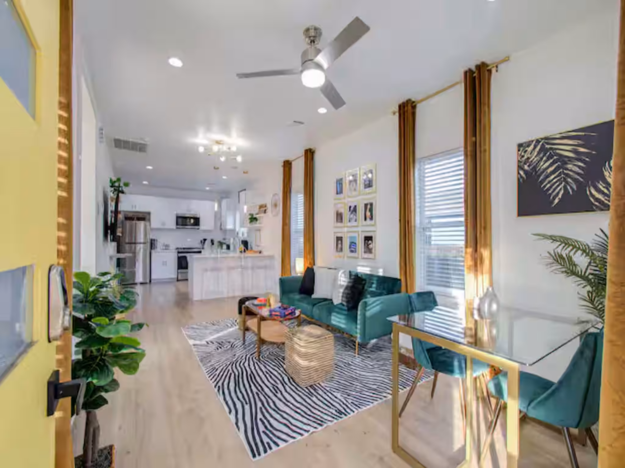 Photo 3 of 1415 E 31st Street, Houston, TX