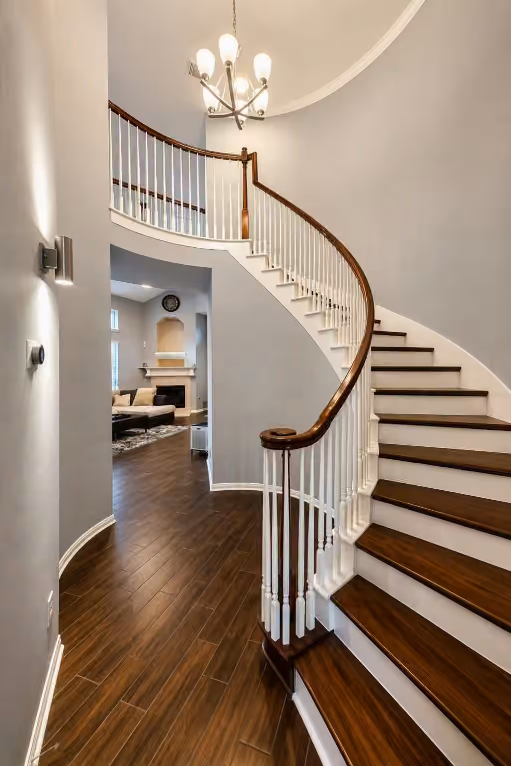 Photo 2 of 15 Oakmont Court, Jersey Village, TX