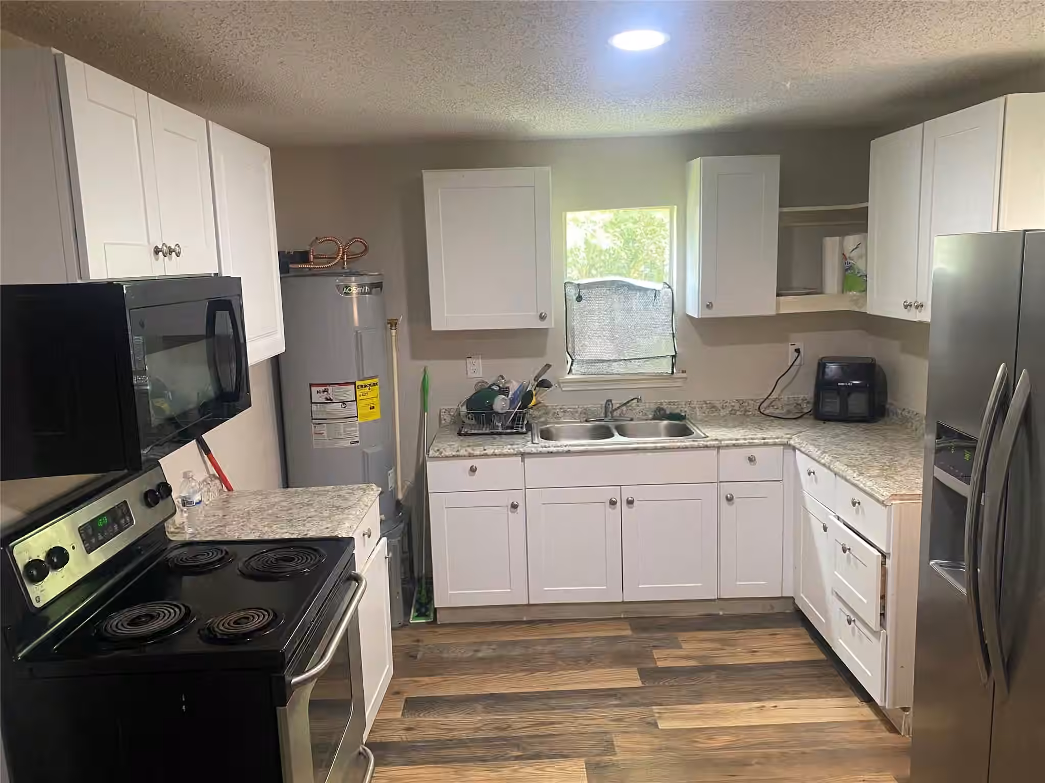 Photo 2 of 4601 Leffingwell Street B, Houston, TX