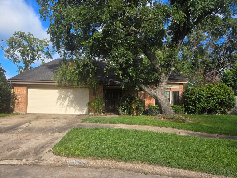 Photo of 10410 Tennis Court, Houston, TX 77099