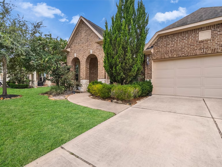 Photo 4 of 12831 Arlington Meadows Lane, Tomball, TX