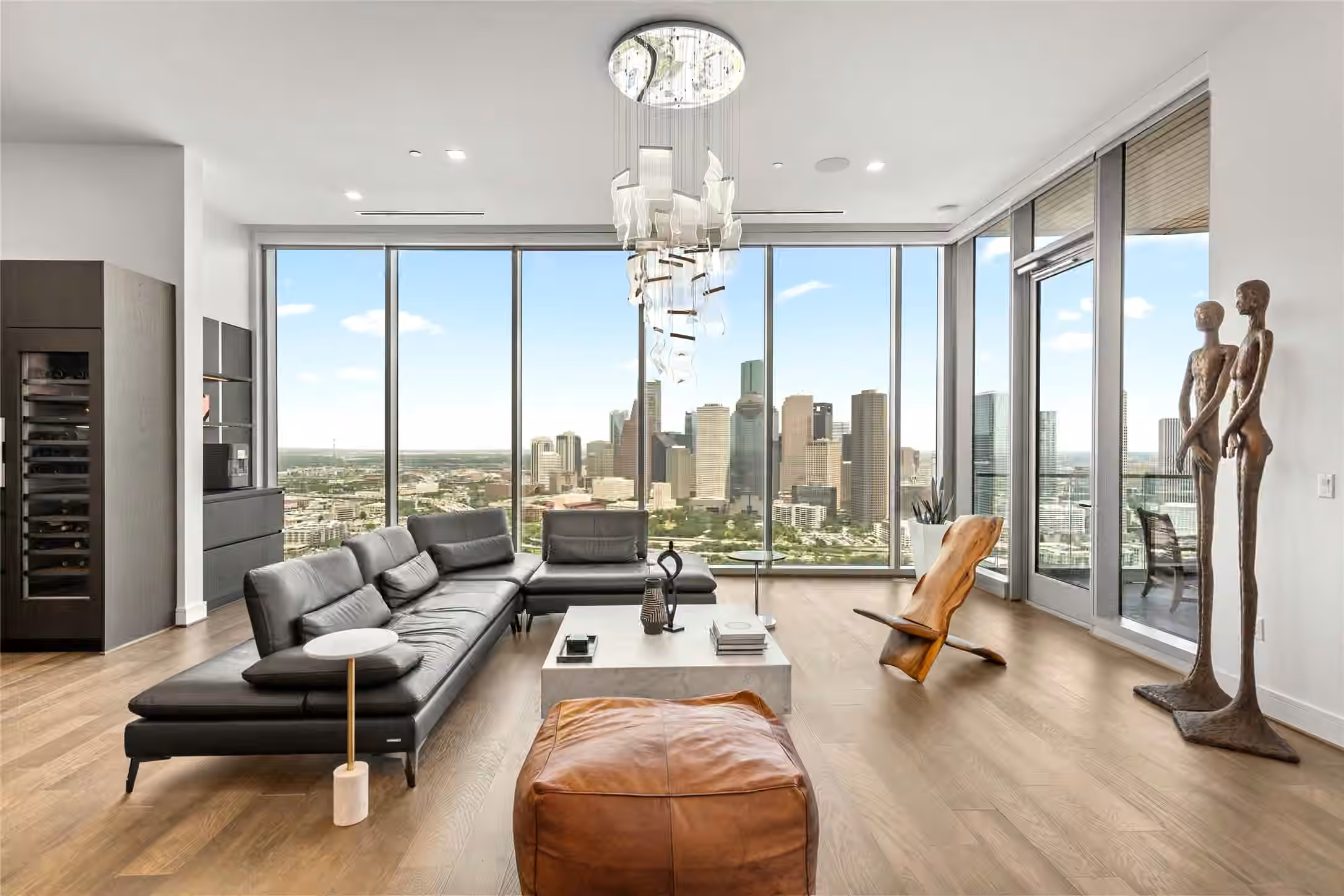 Photo of 1711 Allen Parkway 3302, Houston, TX