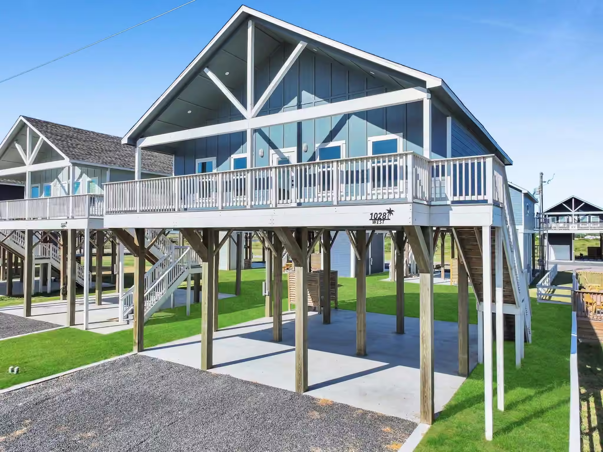 Photo of 1028 Sunset Circle W, Crystal Beach, TX 77650