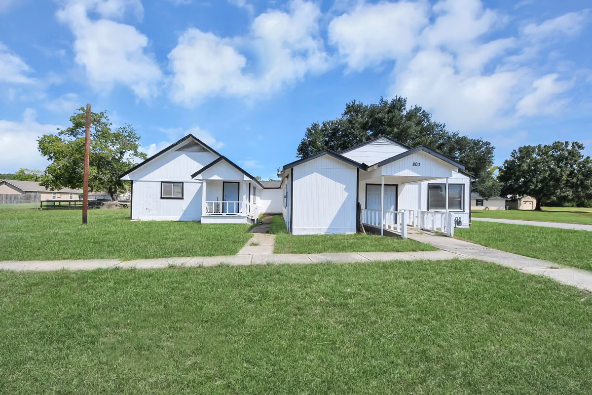 Photo of 803 Live Oak Street, Sealy, TX 77474