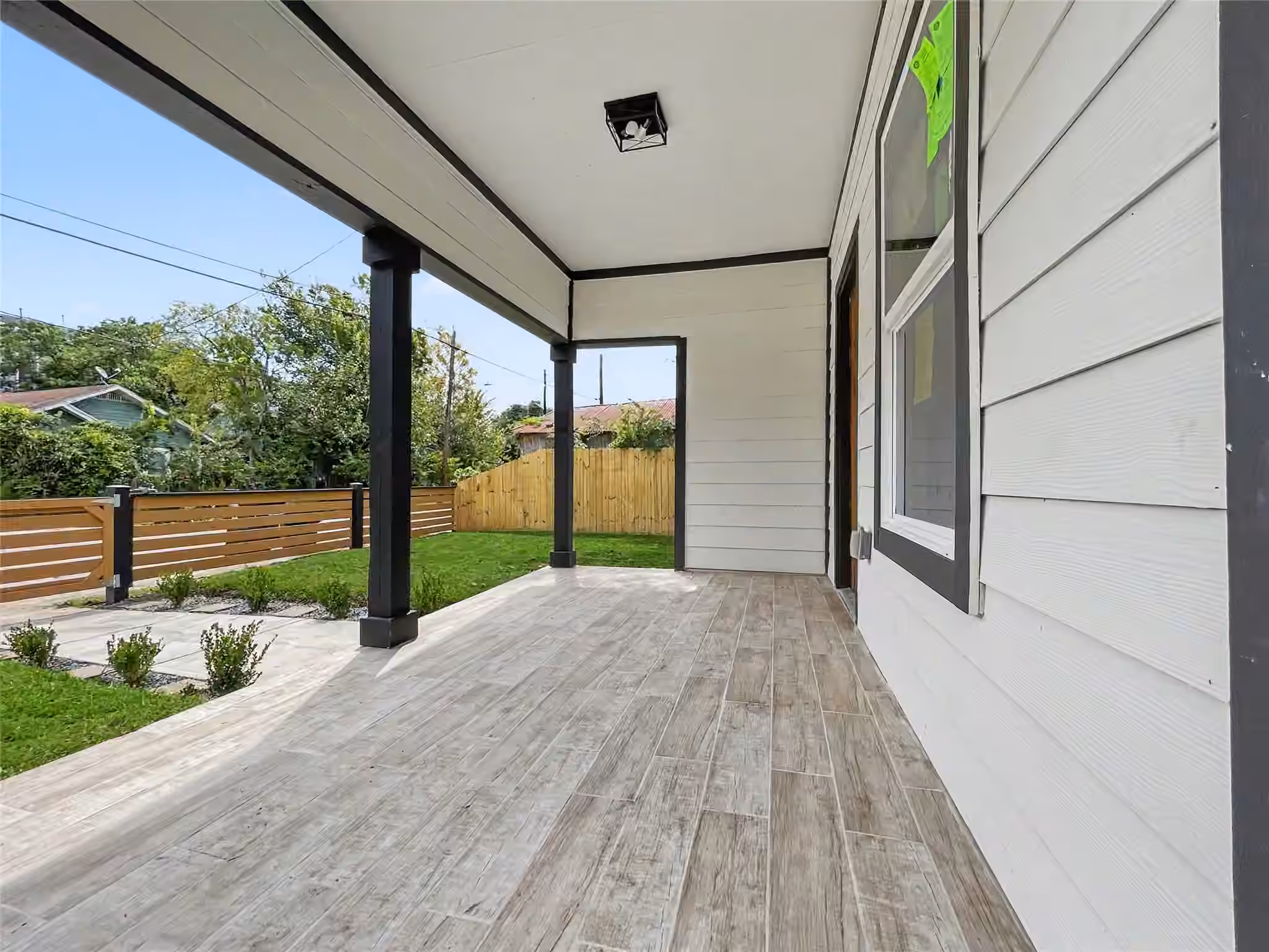 Photo 5 of 2307 Chestnut Street, Houston, TX 77009