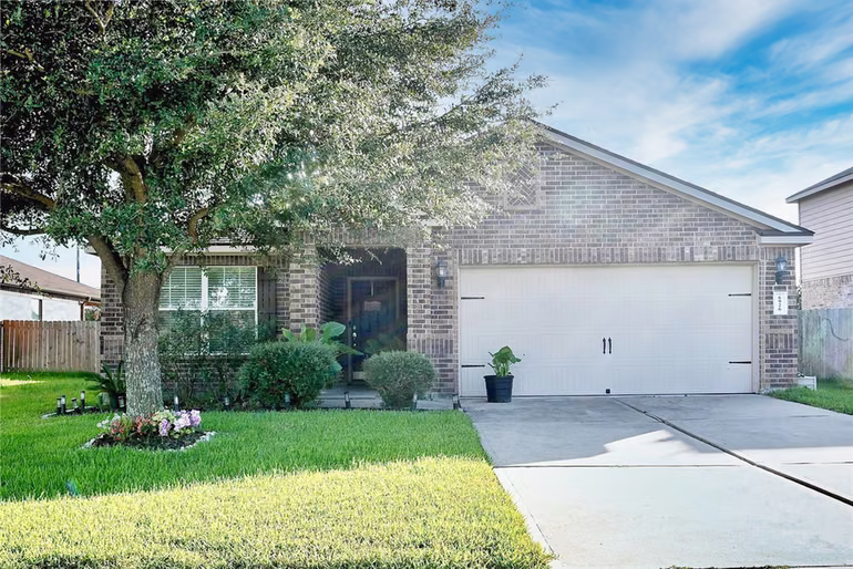 Photo of 6926 Chessgate Falls Ln, Richmond, TX 77469