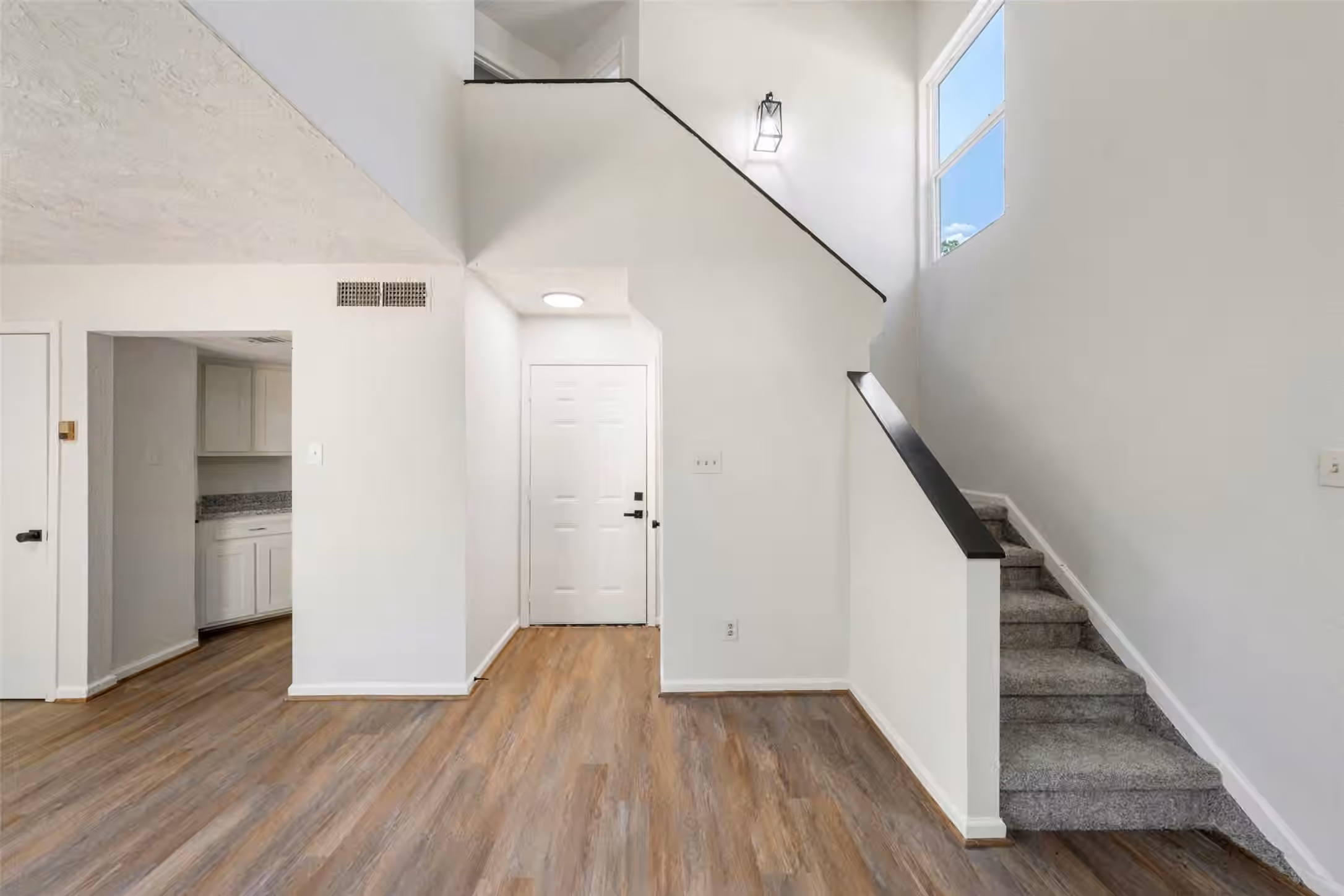 Photo 3 of 26608 Quail Court, Huntsville, TX
