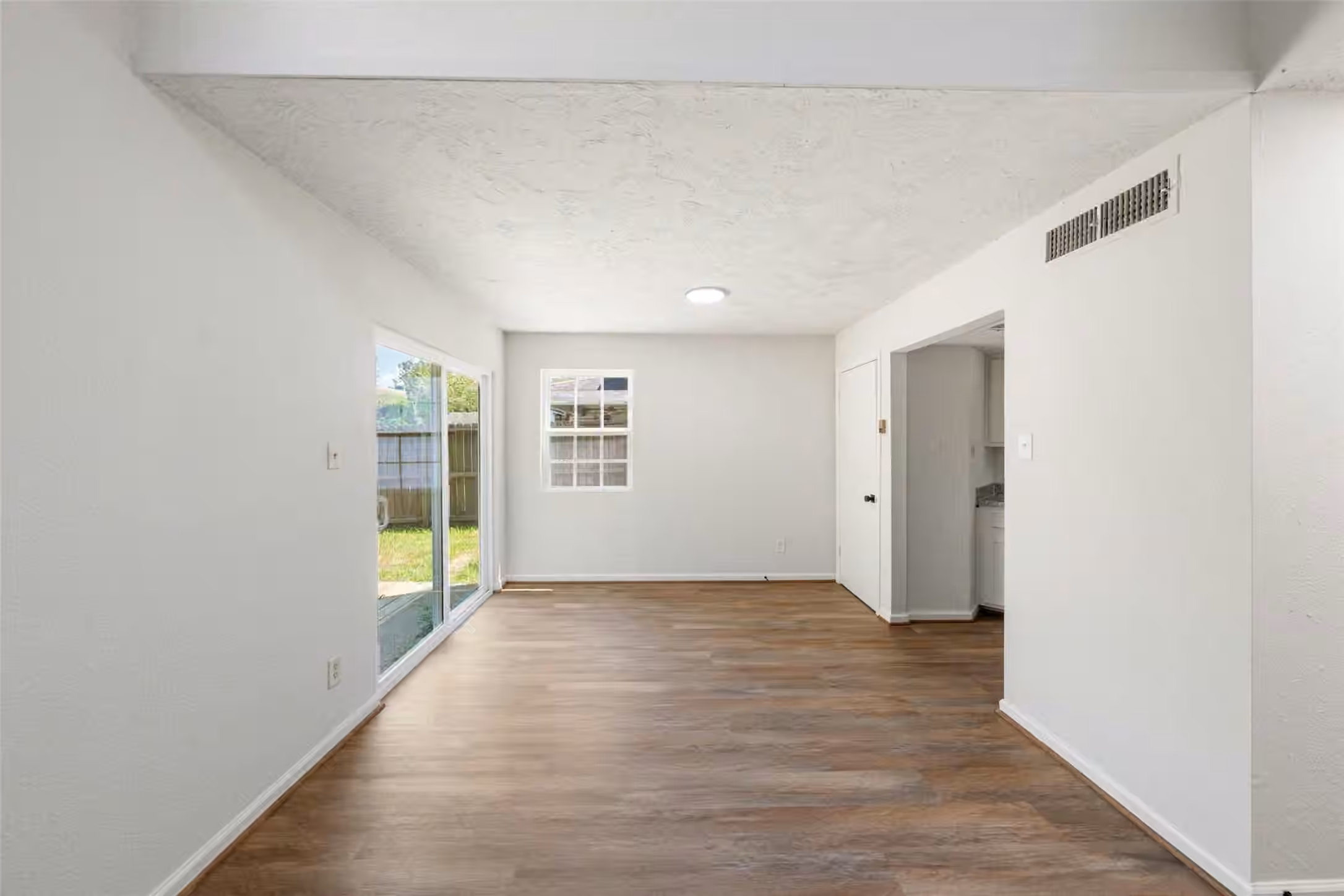 Photo 6 of 26608 Quail Court, Huntsville, TX