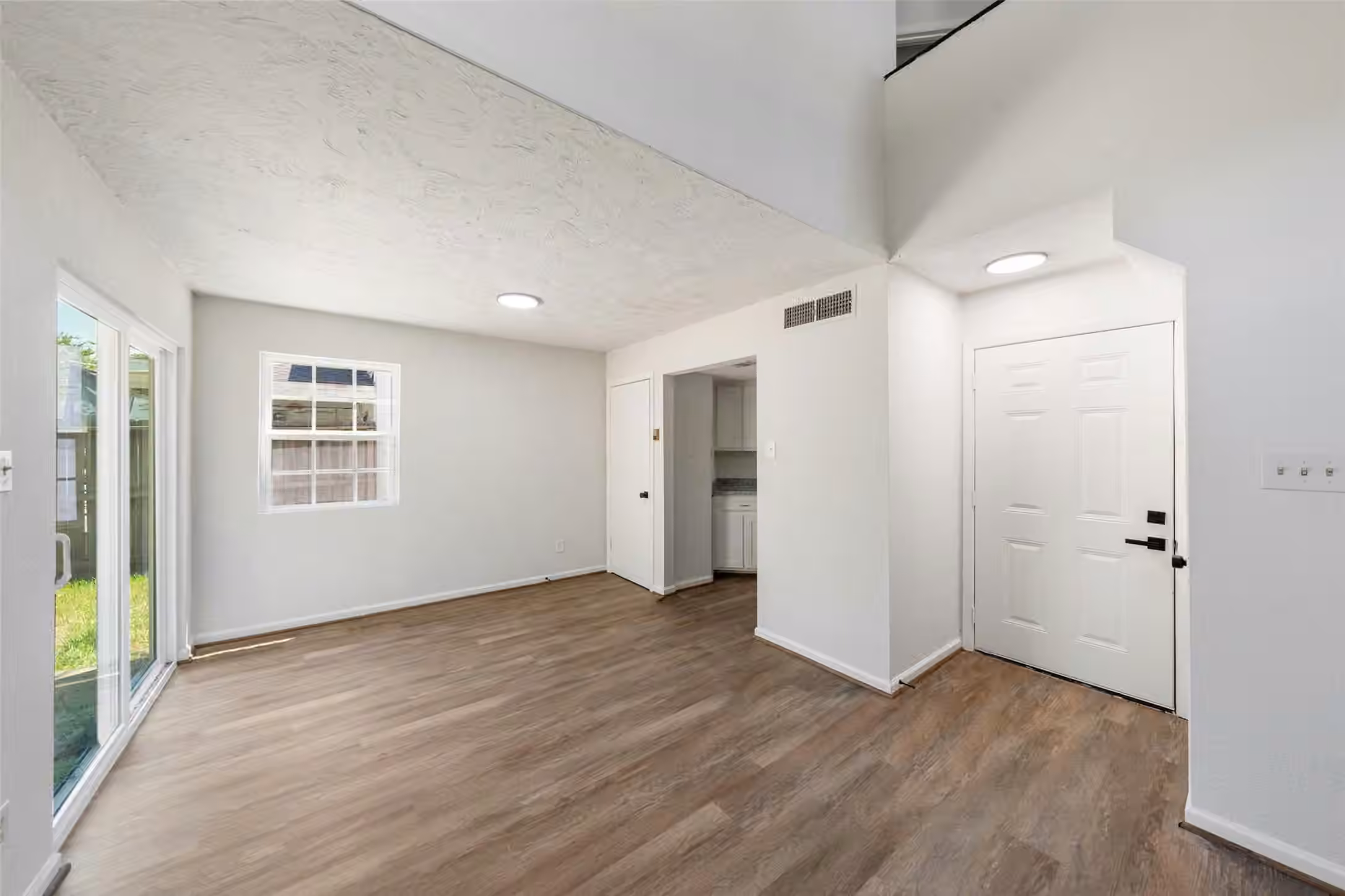 Photo 7 of 26608 Quail Court, Huntsville, TX