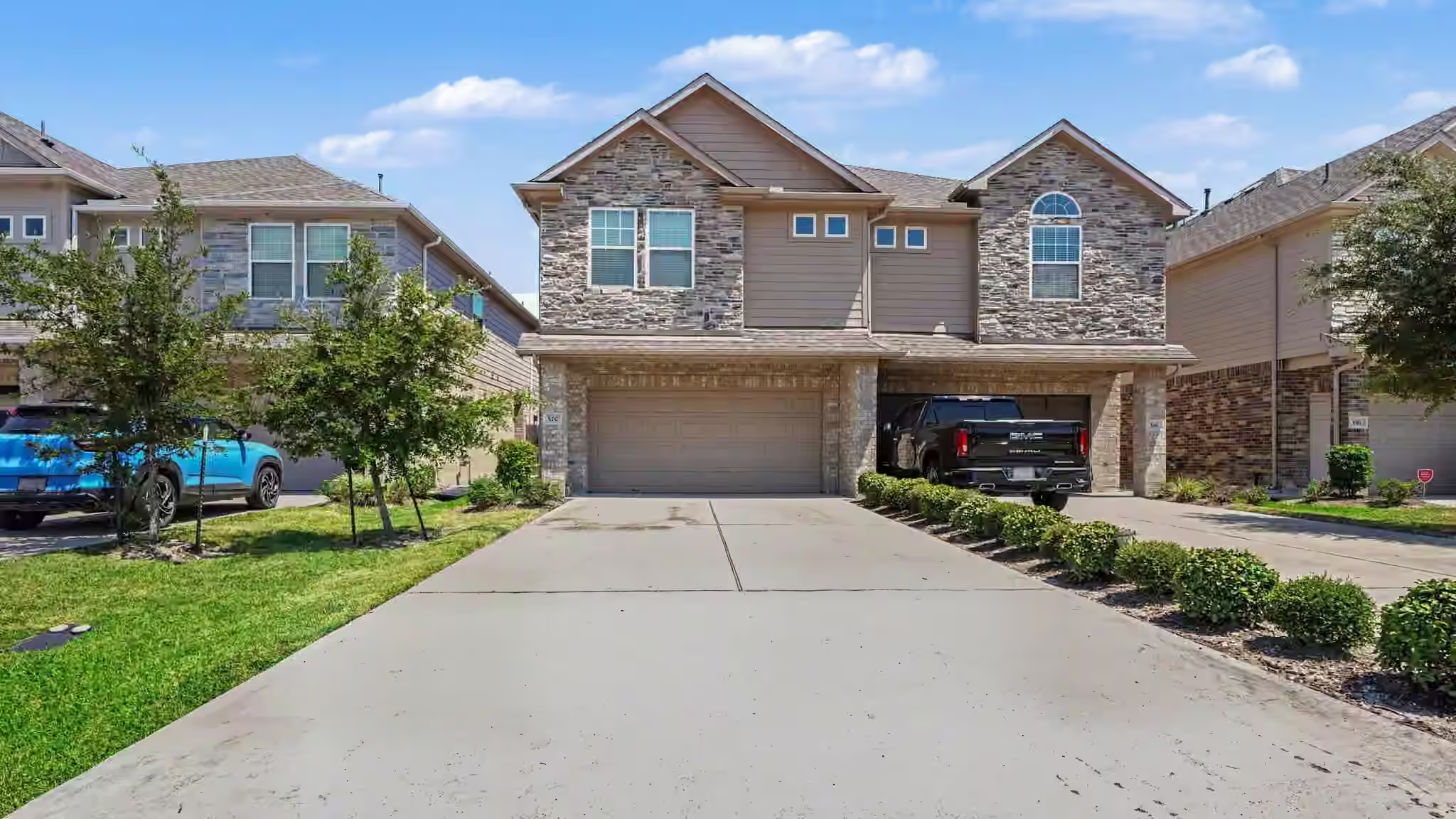 Photo 2 of 520 N 6th Street, La Porte, TX