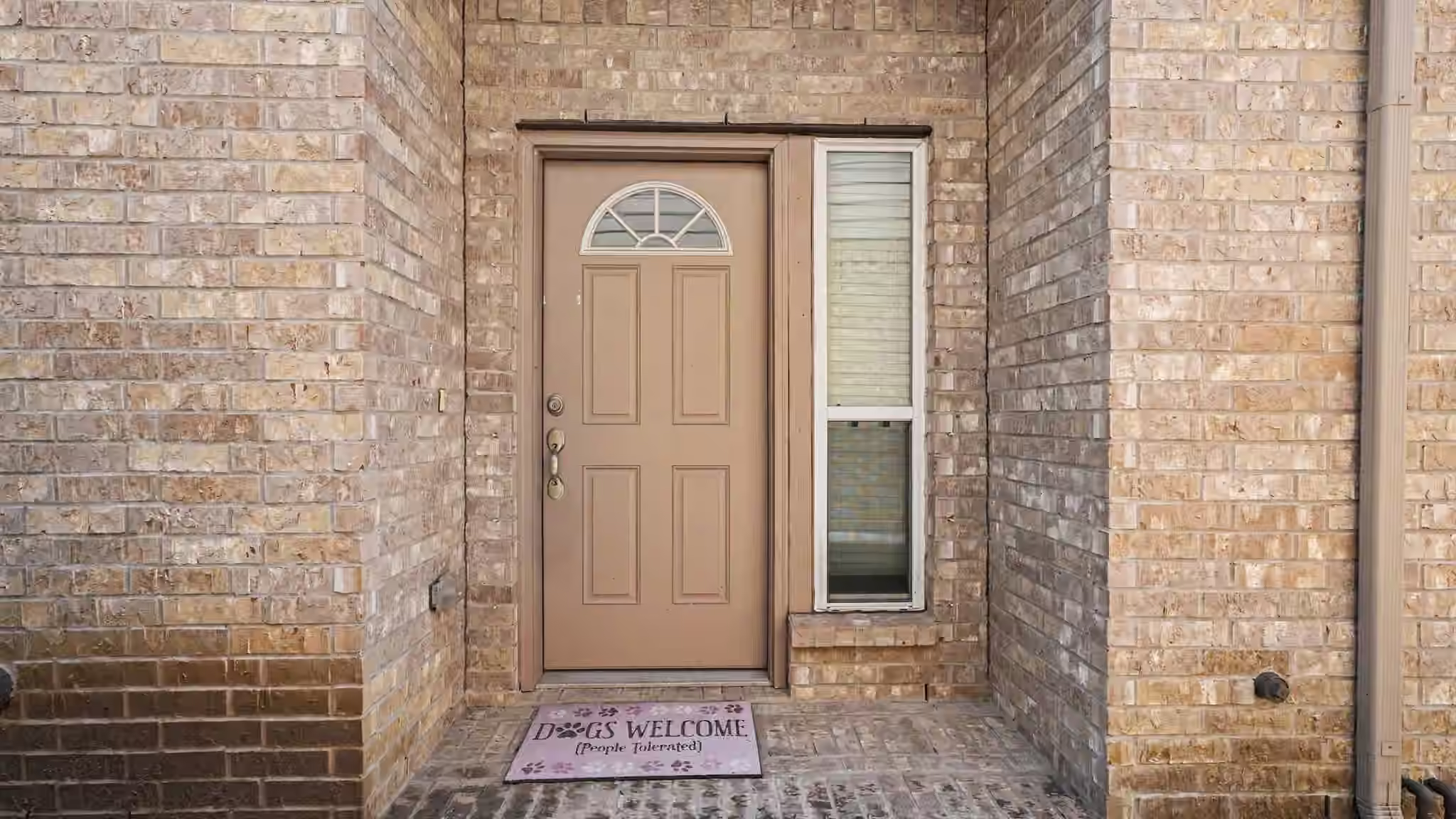 Photo 4 of 520 N 6th Street, La Porte, TX