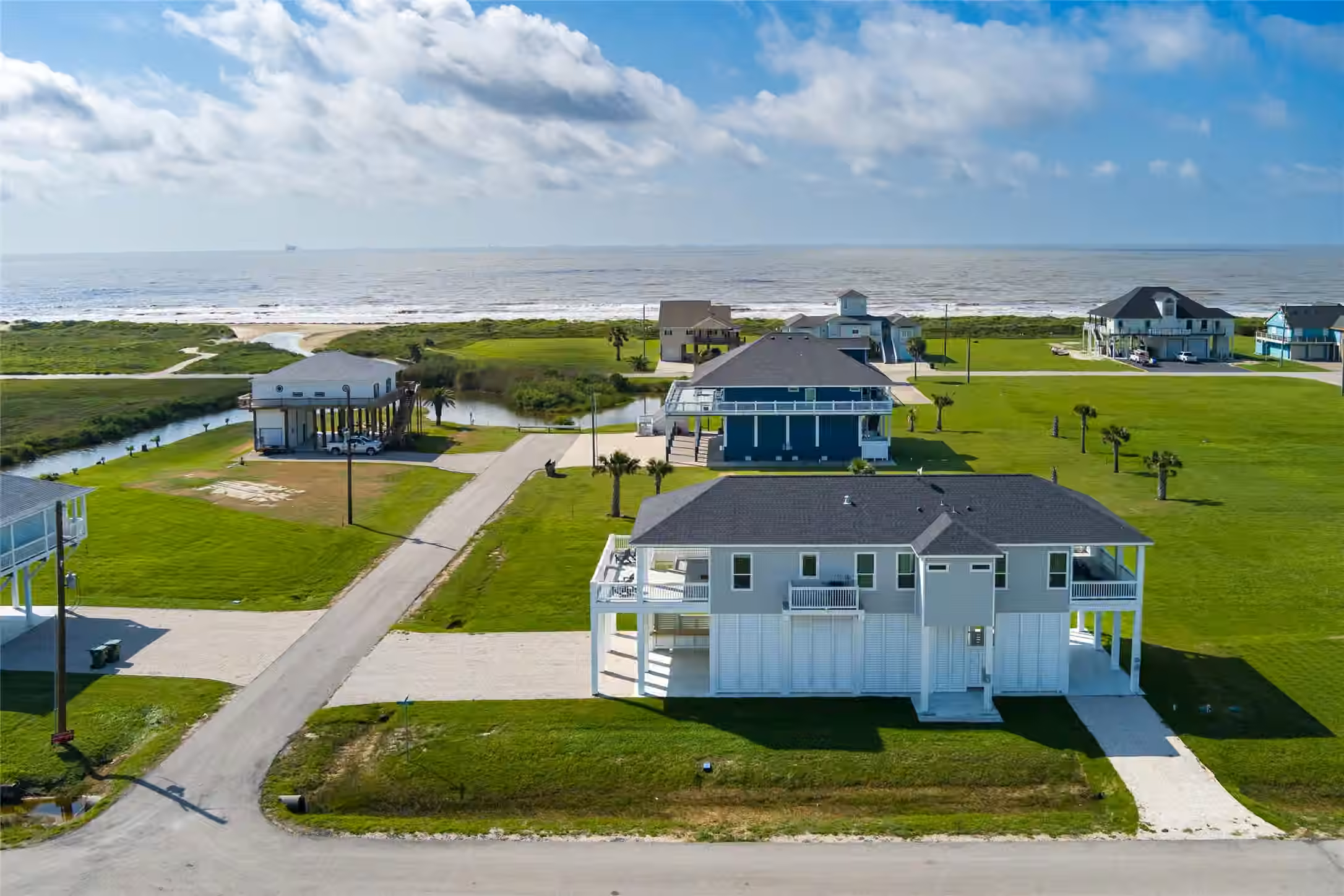 Photo of 821 Casa Drive, Crystal Beach, TX 77650